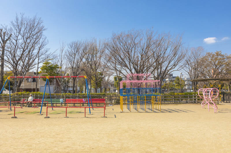 子どもがのびのび遊べる「行徳駅前公園」